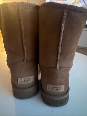 UGG Women’s Classic Chestnut Brown Suede Boots